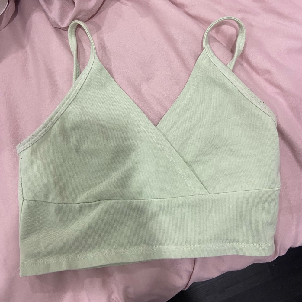 Brandy Melville cropped top